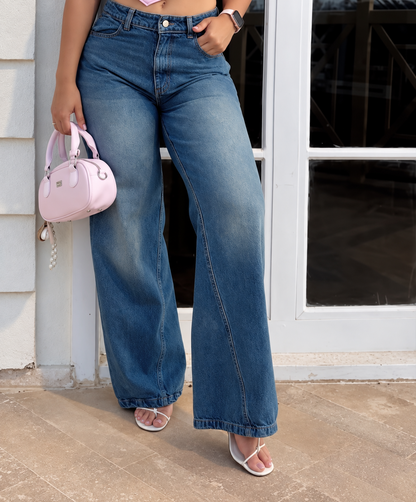 Jean Milano tiro alto azul