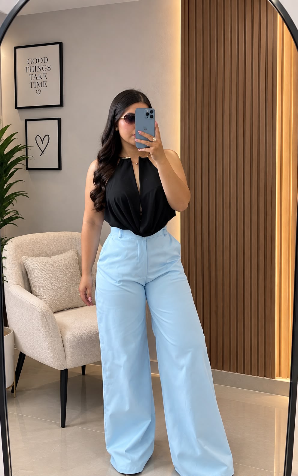 Pantalón Celia celeste en modelo